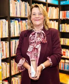Julie Broadbent, winner of the SLA Secondary Librarian of the Year Award 2025